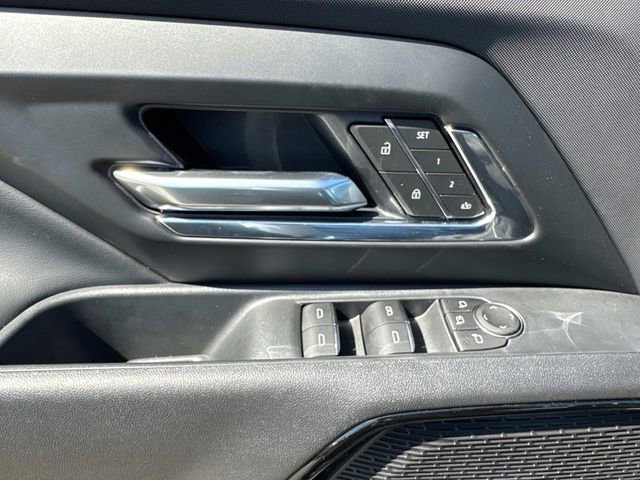 New 2025 Chevrolet Silverado EV LT image 12