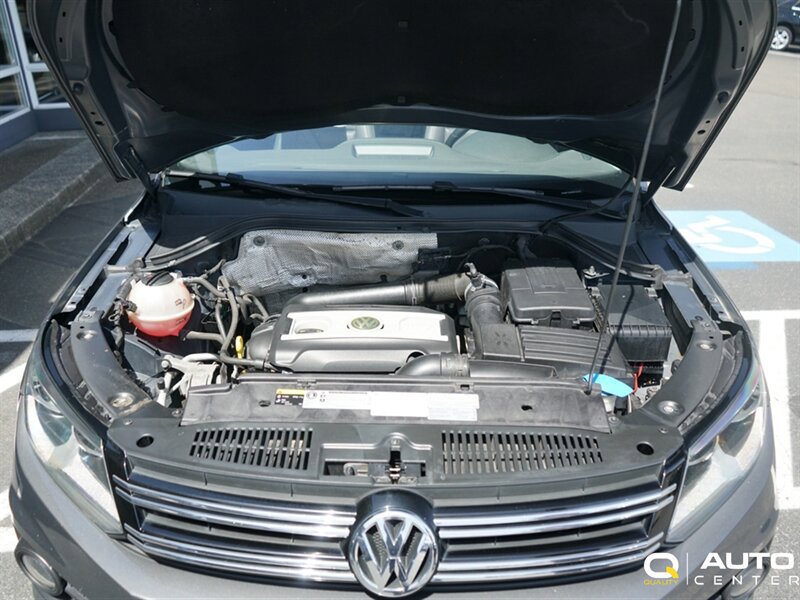 Used 2015 Volkswagen Tiguan SEL AWD/4WD image 9
