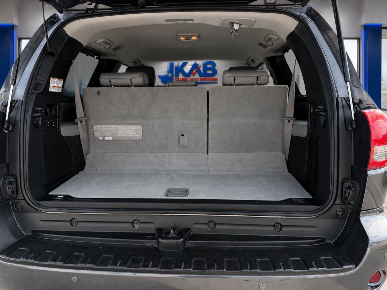 Used 2015 Toyota Sequoia Limited RWD image 16