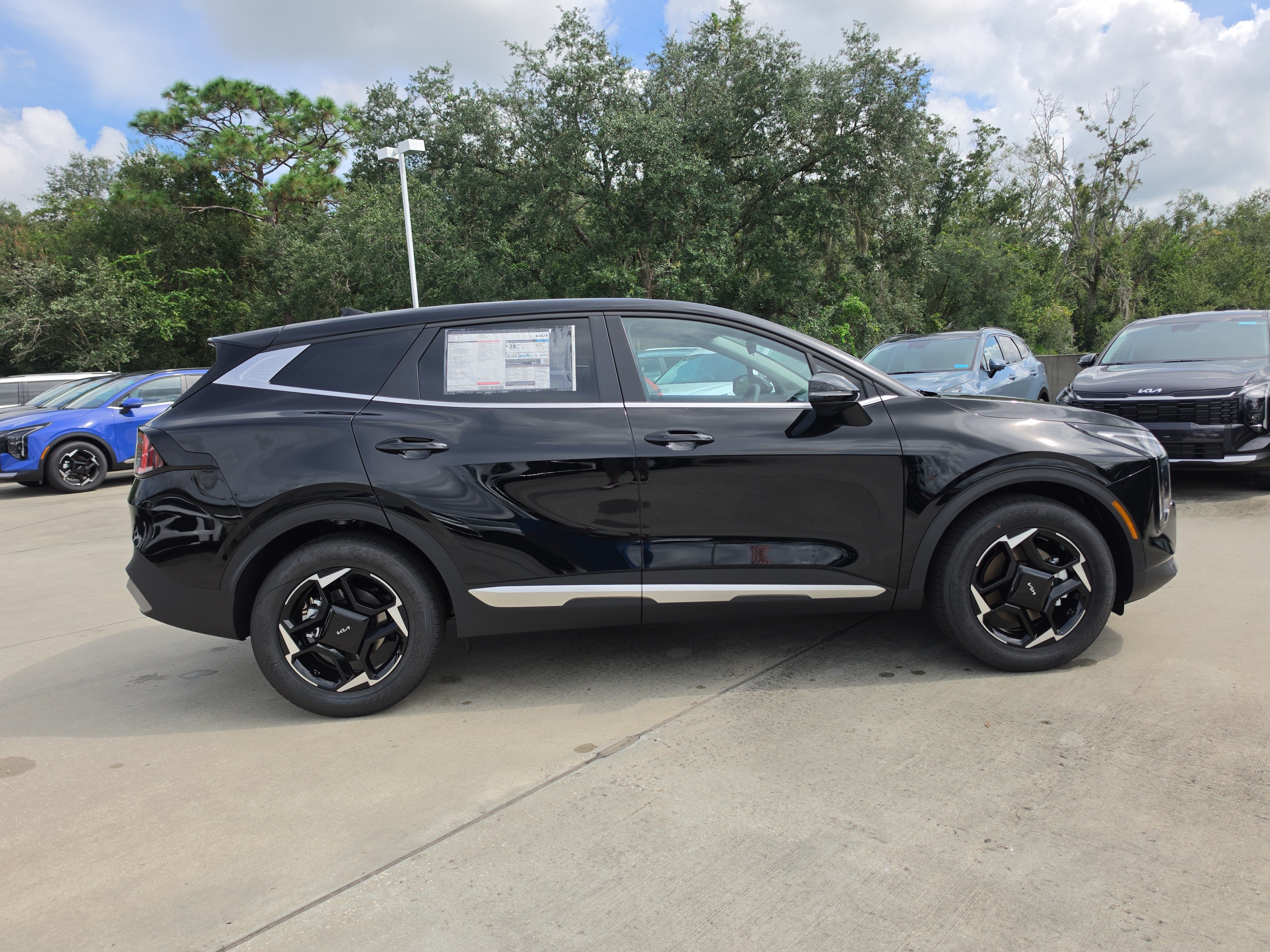 New 2027 Kia Sportage EX FWD image 9