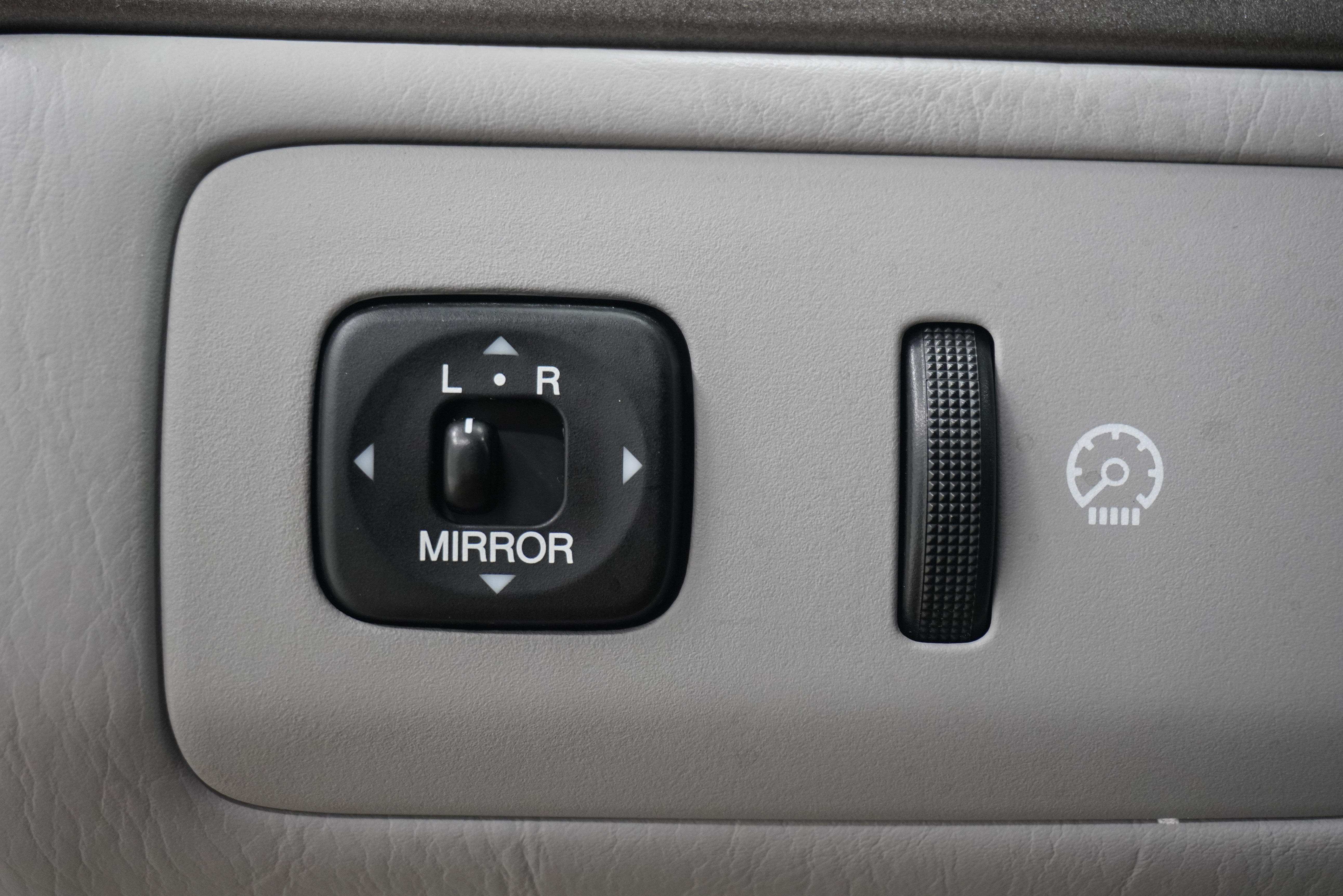 Used 2005 Lexus ES 330 w/ Preferred Accessory Pkg FWD image 23