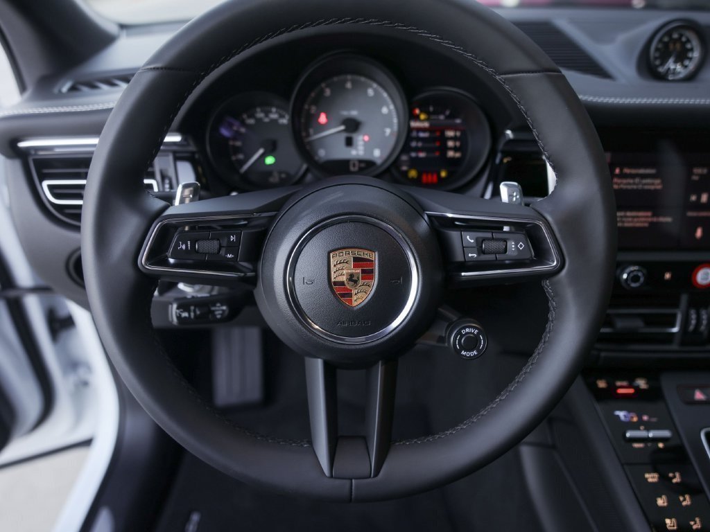 Certified 2026 Porsche Macan S AWD/4WD image 19