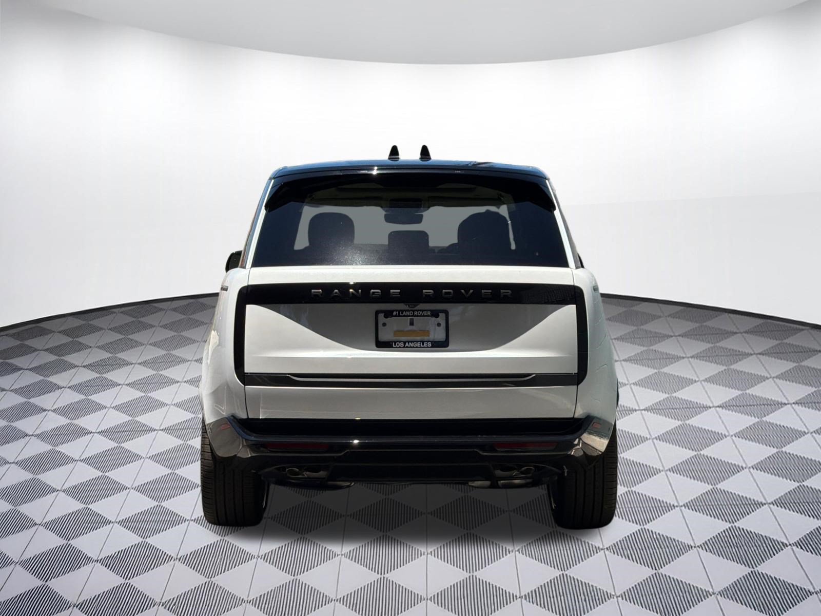 New 2026 Land Rover Range Rover Long Wheelbase SE AWD/4WD image 9