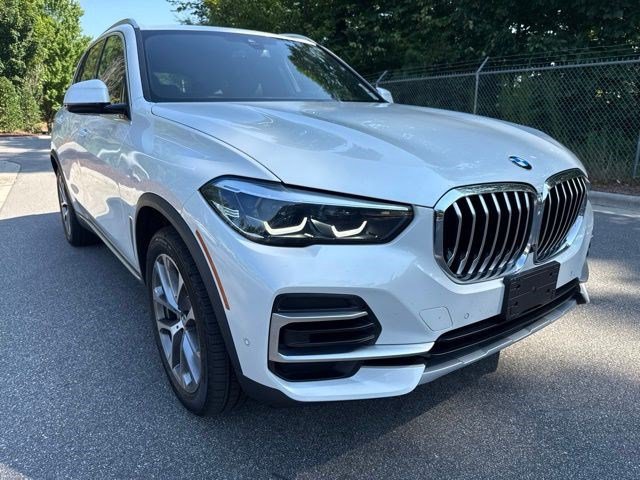 Used 2023 BMW X5 xDrive40i w/ Premium Package AWD/4WD image 11