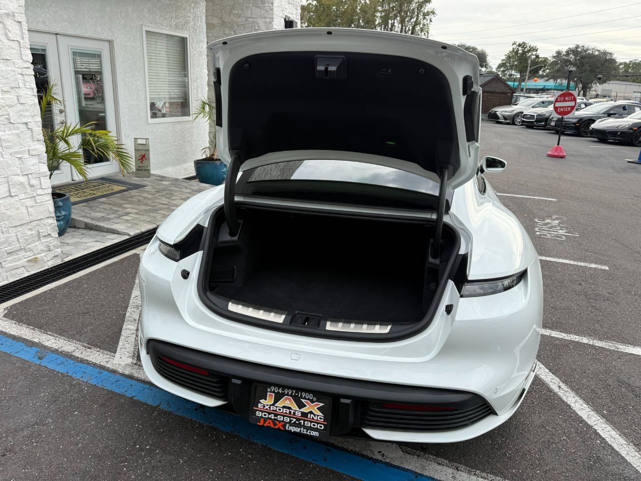 Used 2020 Porsche Taycan AWD/4WD image 21