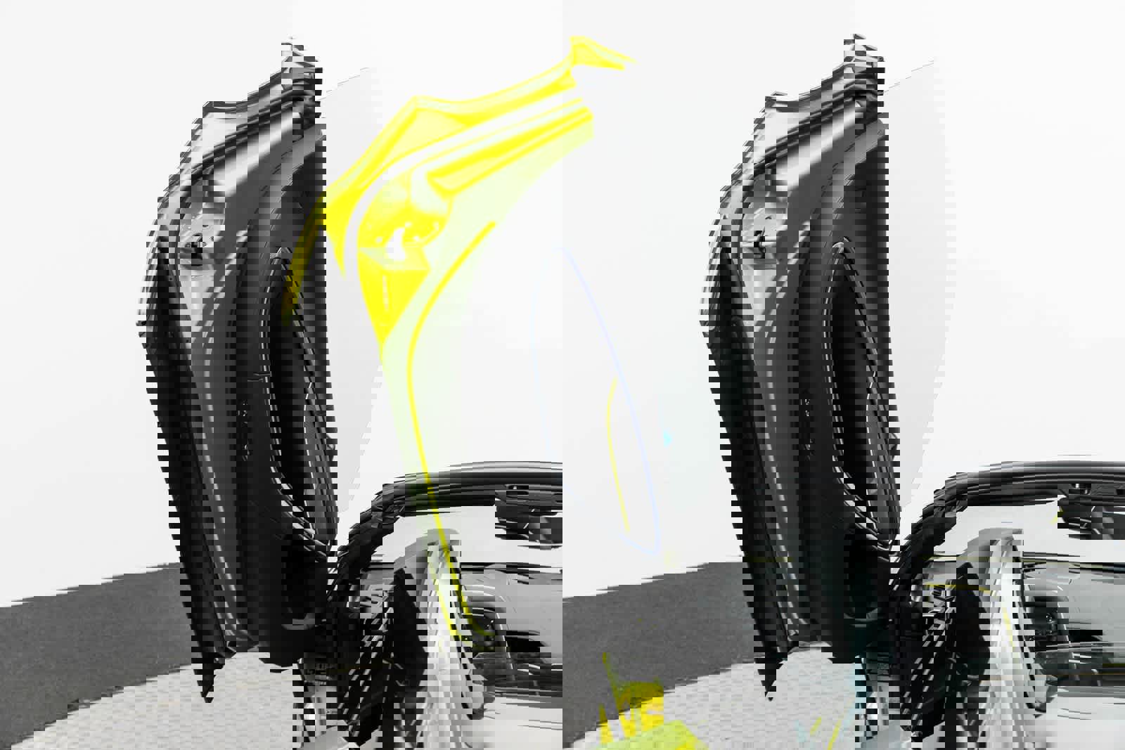 Used 2025 McLaren Artura Spider image 23