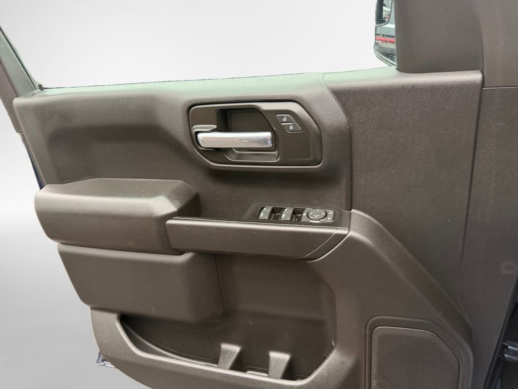 Used 2023 Chevrolet Silverado 1500 Custom image 17