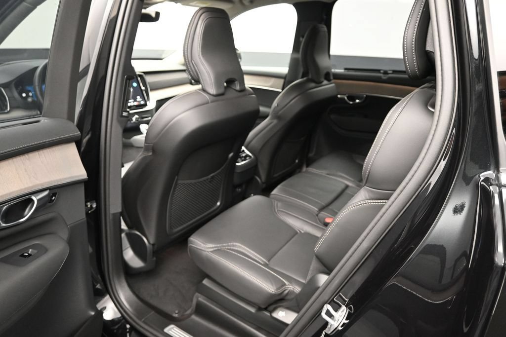 Used 2025 Volvo XC90 B5 Ultra AWD/4WD image 15