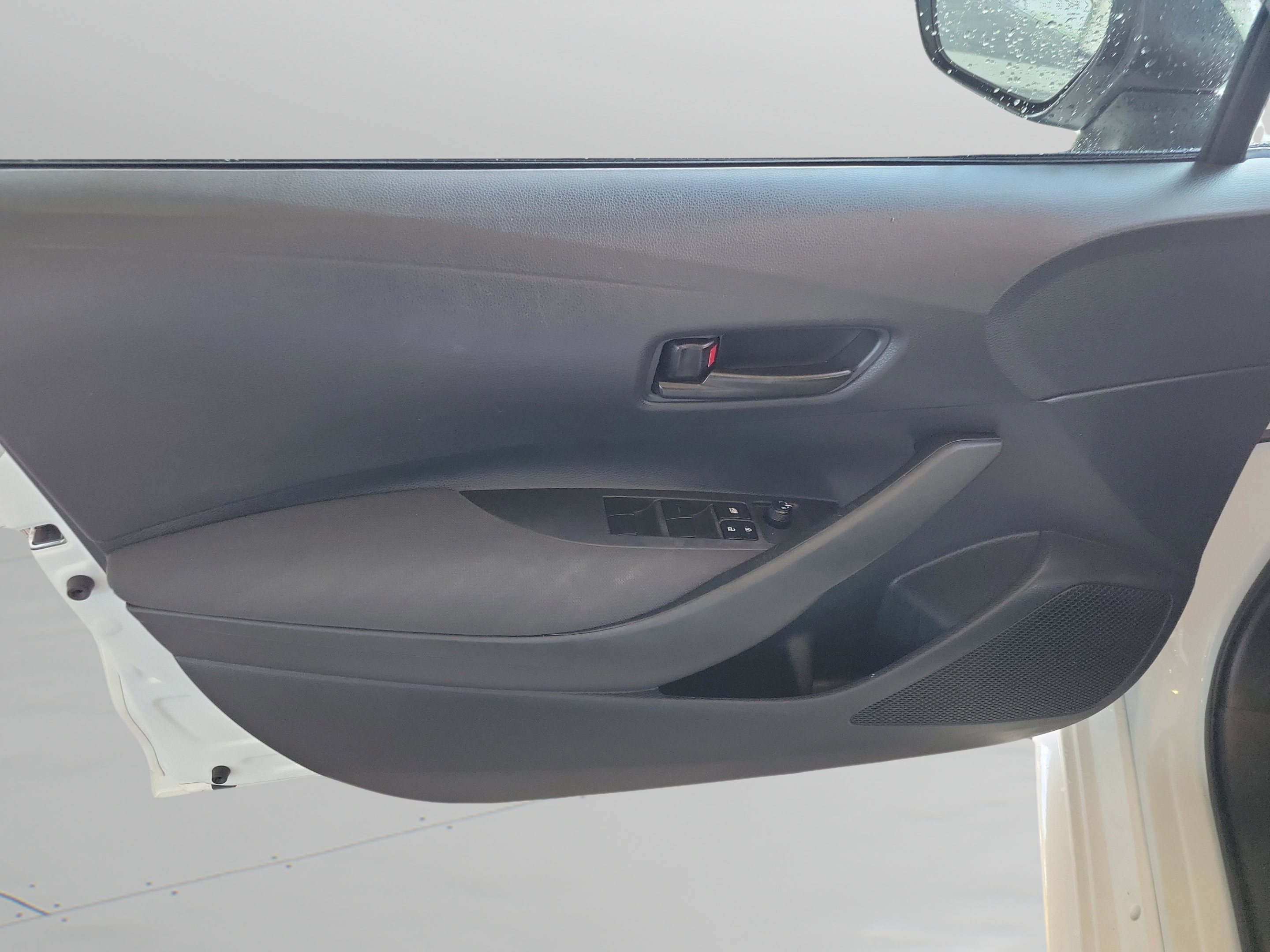 Used 2025 Toyota Corolla LE FWD image 8