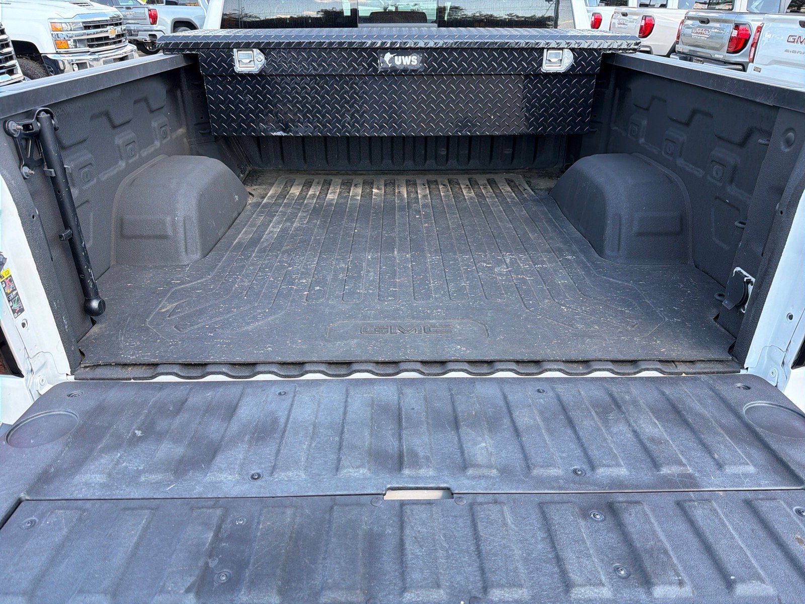 Used 2023 GMC Sierra 1500 Denali Ultimate AWD/4WD image 8