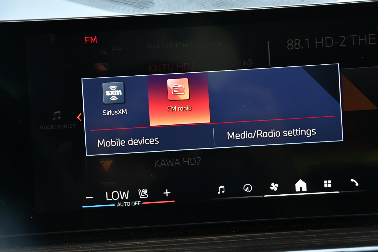 Used 2025 BMW X5 xDrive50e image 23