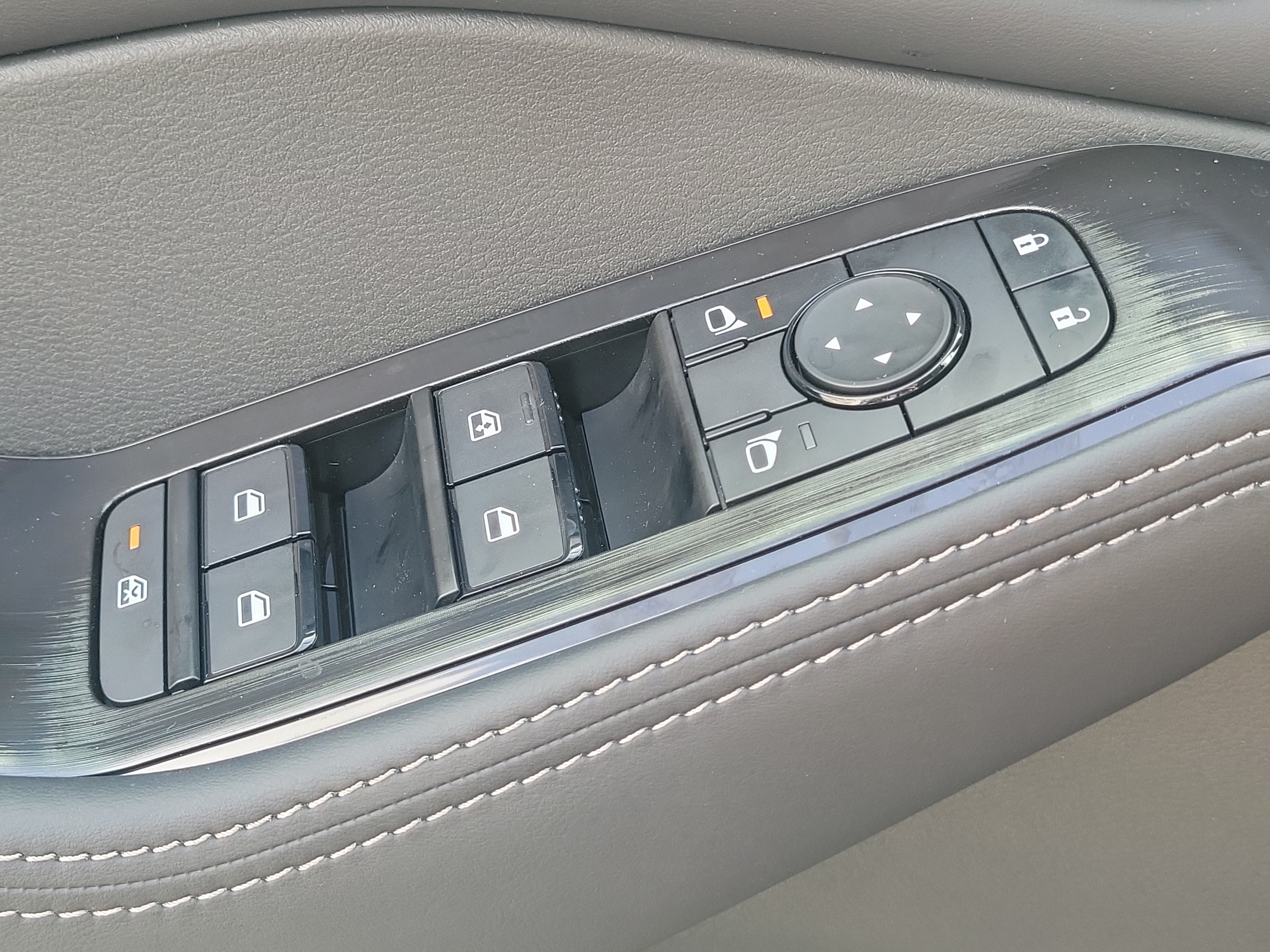 New 2027 Nissan Rogue SV FWD image 30