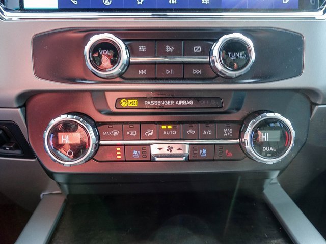 Used 2022 Ford F350 Lariat w/ Lariat Ultimate Package image 3