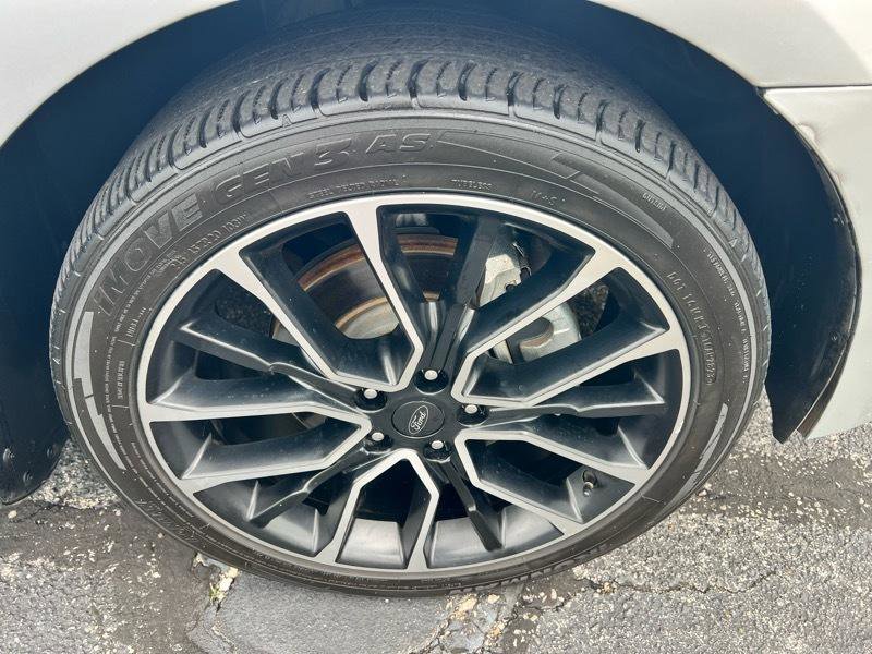 Used 2018 Ford Taurus SEL w/ Equipment Group 201A FWD image 21