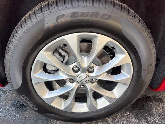 New 2025 Chrysler Pacifica Select w/ Uconnect Theater Family Group image 31