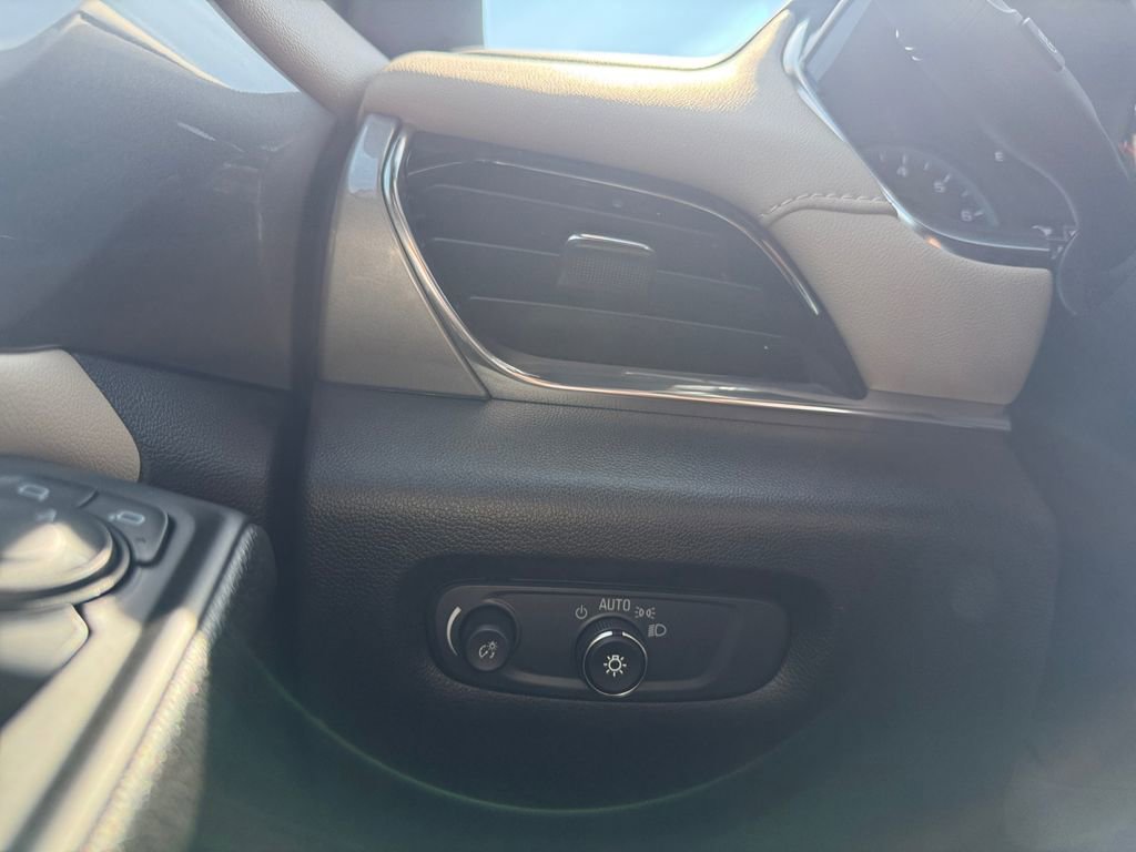 Certified 2023 Chevrolet Traverse LS image 22