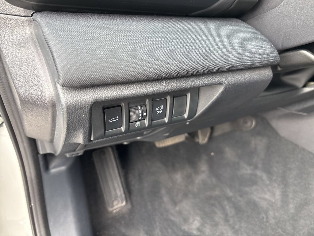 Used 2022 Subaru Outback Premium AWD/4WD image 6