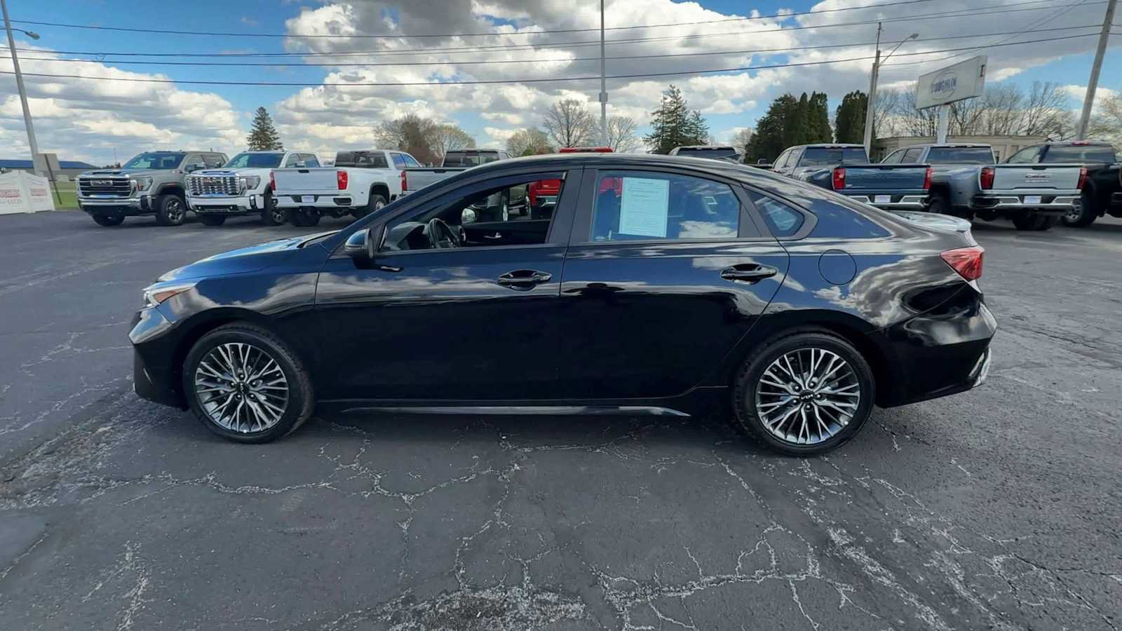 Used 2024 Kia Forte GT-Line w/ GT-Line Premium Package FWD image 5