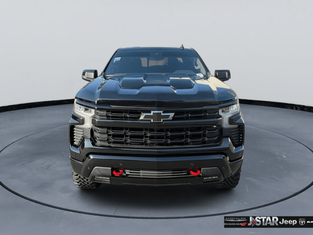 Used 2026 Chevrolet Silverado 1500 LT Trail Boss w/ LT Trail Boss Premium Package AWD/4WD image 2