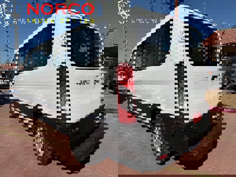 Used 2017 Ford Transit 350 XLT RWD image 6