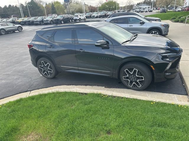 Used 2023 Chevrolet Blazer RS w/ Driver Confidence II Package AWD/4WD image 4