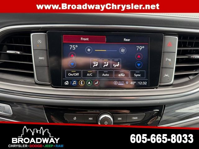 Used 2024 Buick Enclave Premium image 21