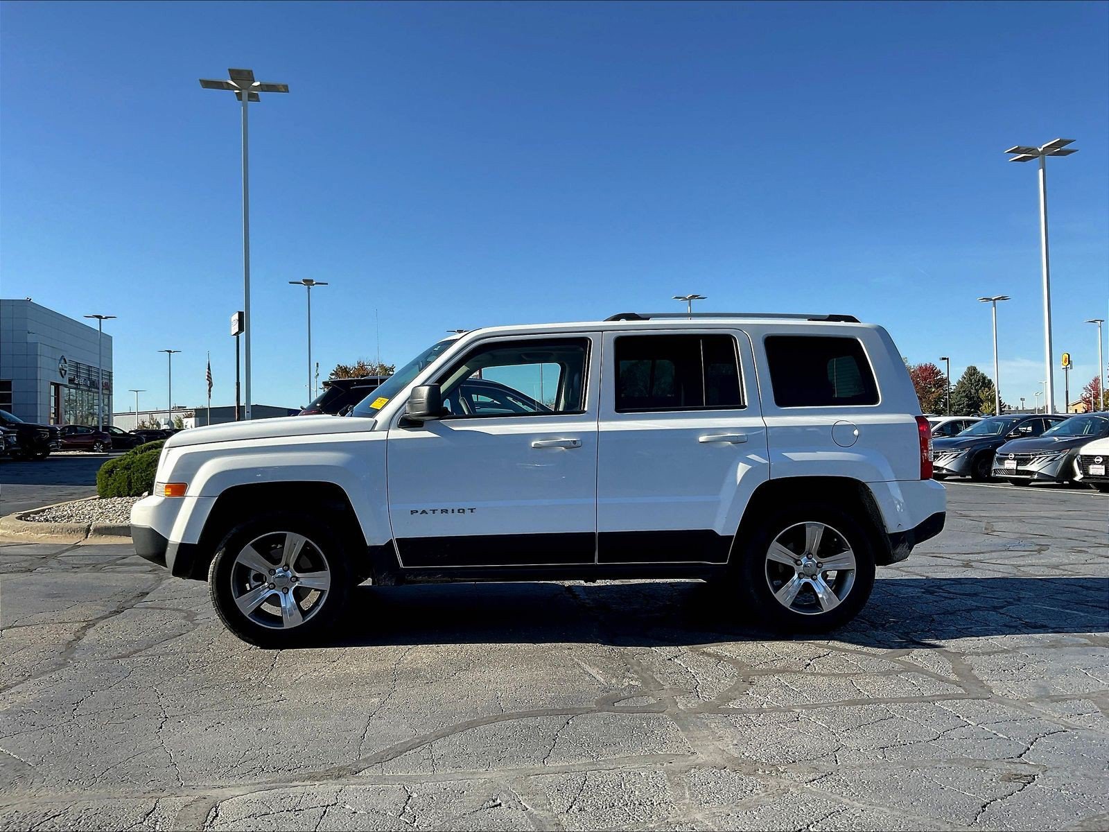 Used 2017 Jeep Patriot High Altitude AWD/4WD image 5