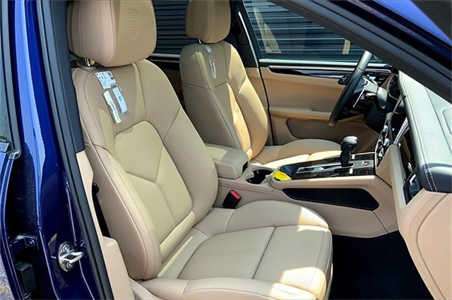 New 2025 Porsche Macan Turbo image 25