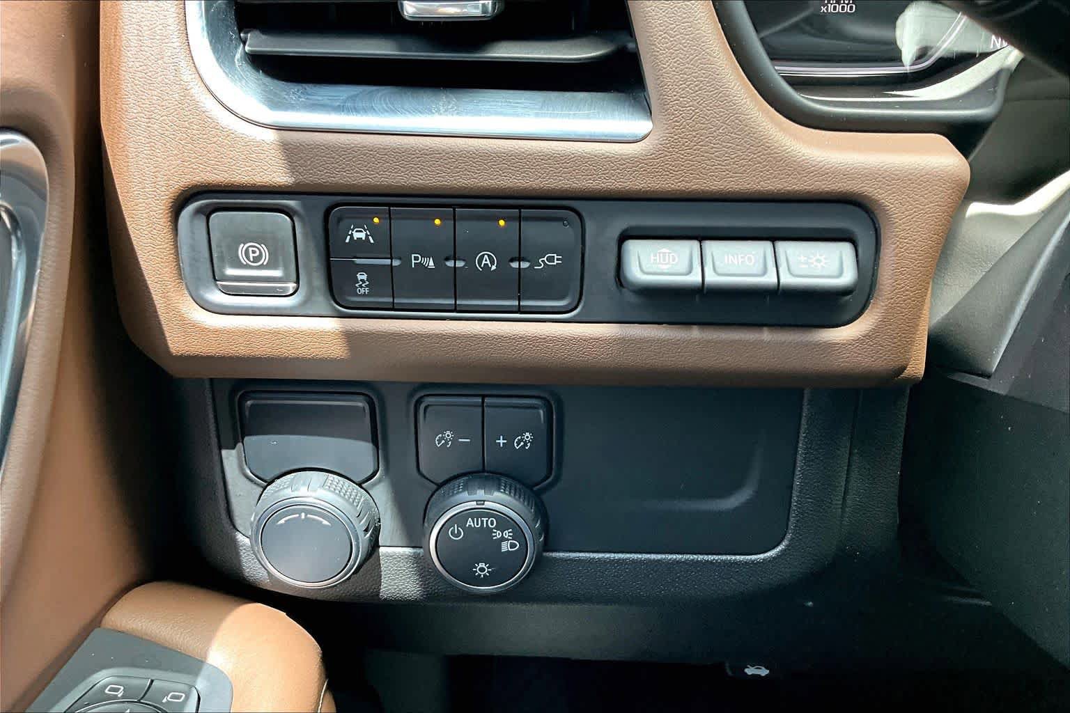 Used 2021 Chevrolet Tahoe High Country RWD image 32