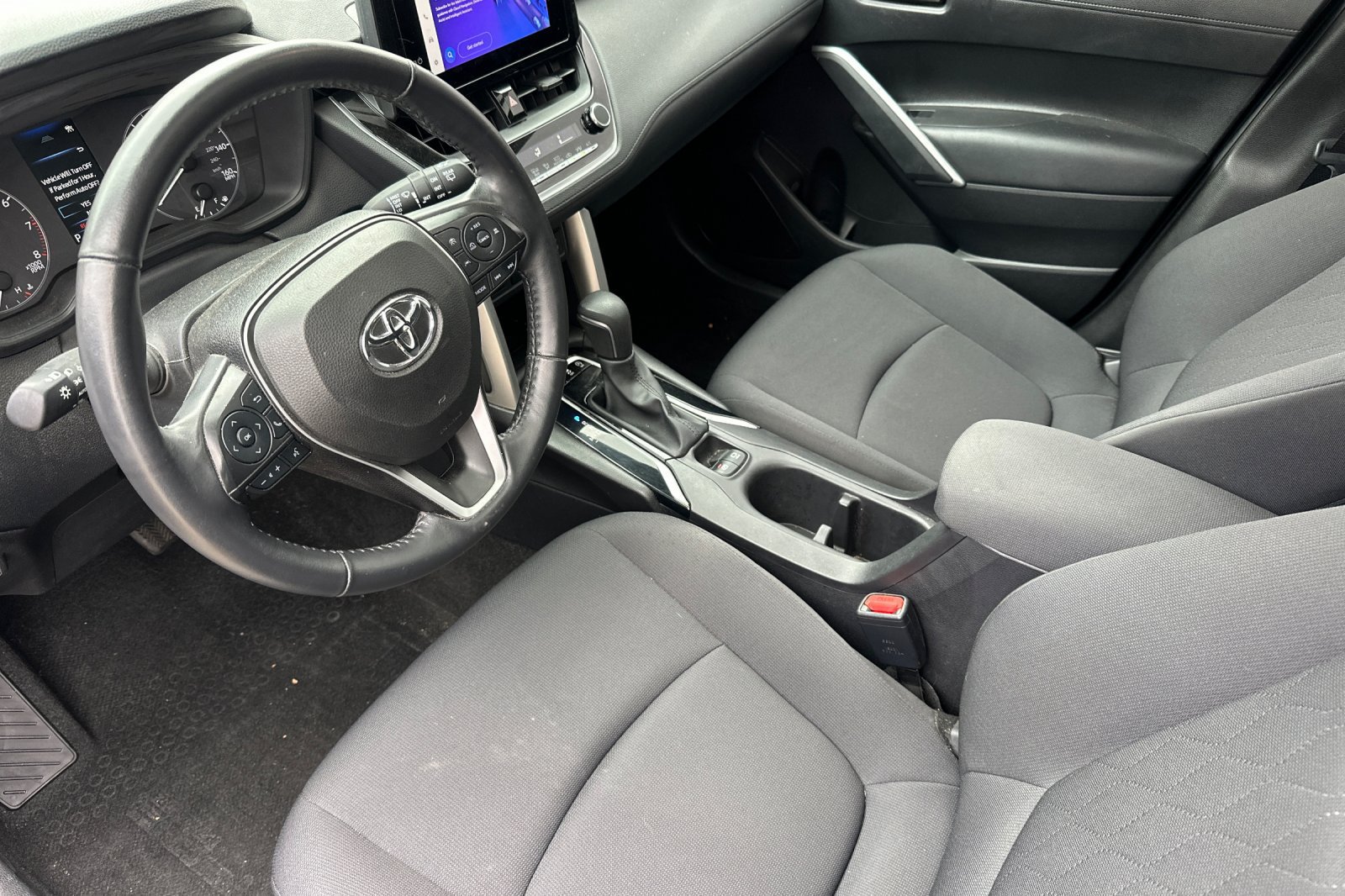 Used 2023 Toyota Corolla Cross LE w/ Moonroof Package FWD image 10