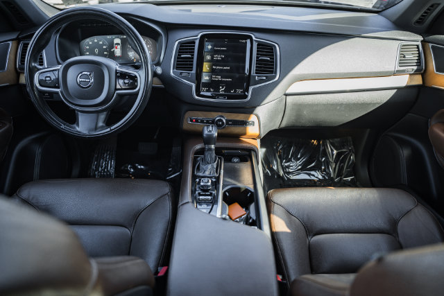 Used 2021 Volvo XC90 T6 Momentum w/ Climate Package AWD/4WD image 18
