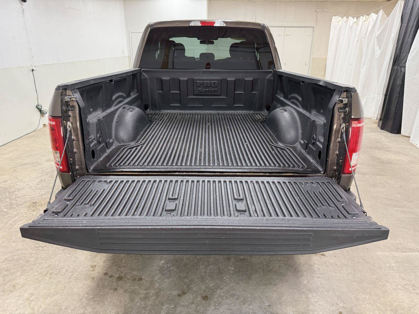 Used 2017 Ford F150 XLT w/ Trailer Tow Package AWD/4WD image 28