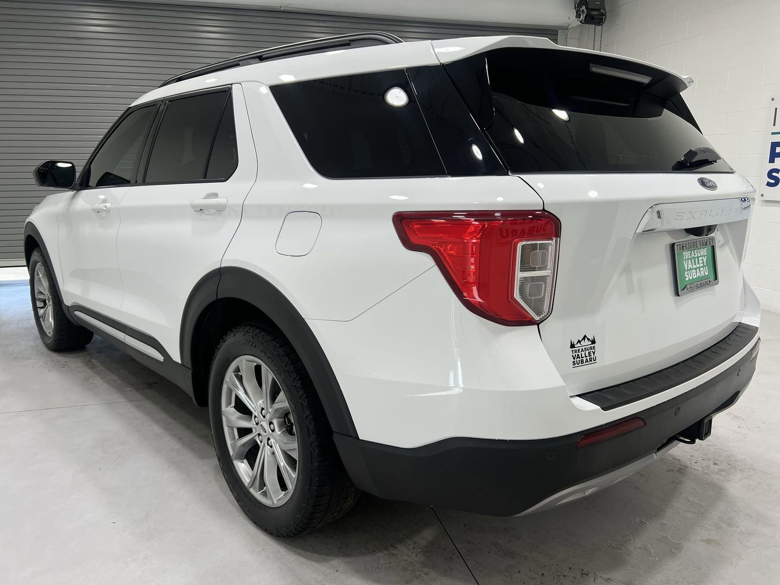 Used 2020 Ford Explorer XLT w/ Equipment Group 202A AWD/4WD image 6