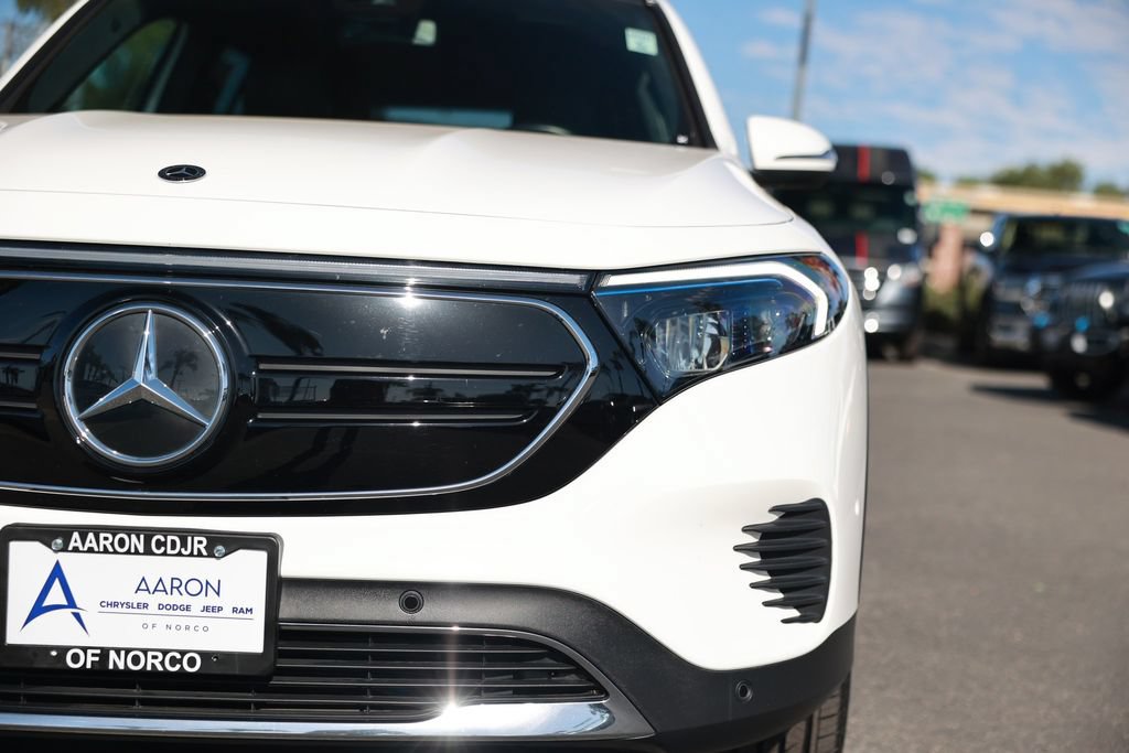 Used 2023 Mercedes-Benz EQB 350 4MATIC SUV w/ Exclusive Package image 5