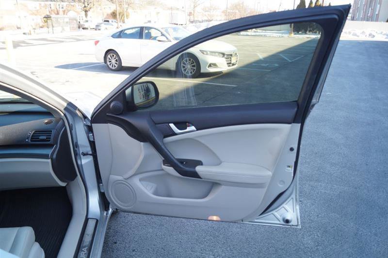Used 2013 Acura TSX w/ Technology Package image 23