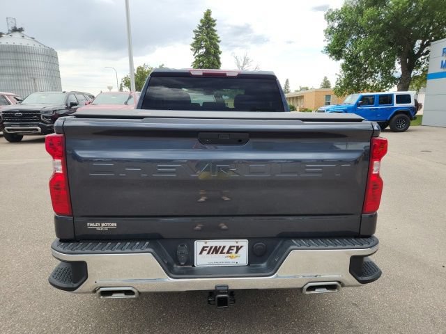 Used 2022 Chevrolet Silverado 1500 LT AWD/4WD image 4