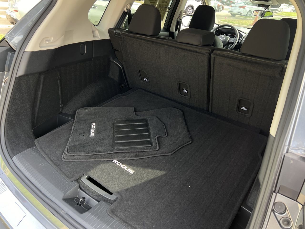 Certified 2026 Nissan Rogue SV image 26