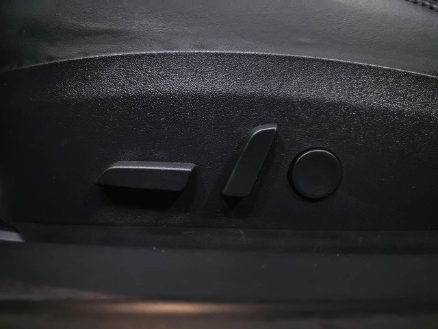 Used 2018 Tesla Model 3 Long Range image 28