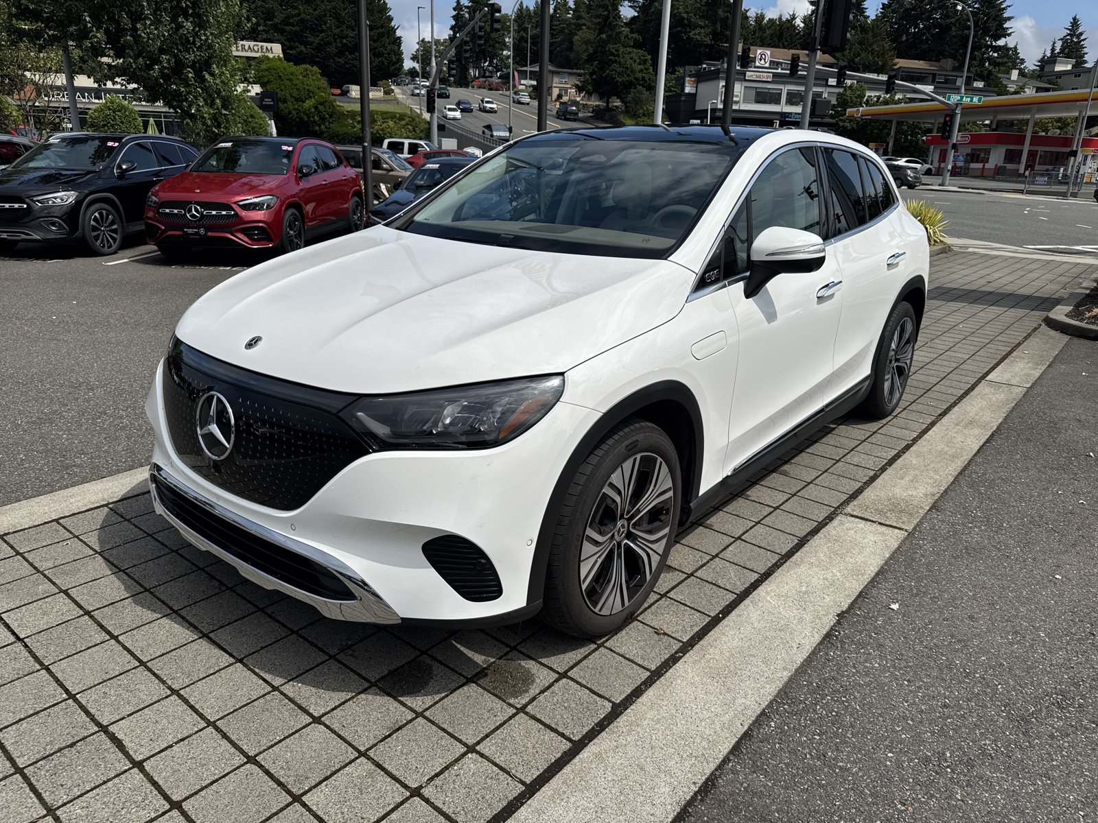 Used 2023 Mercedes-Benz EQE 350+ 4MATIC SUV image 1
