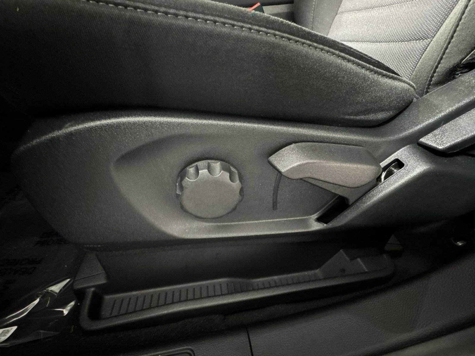 Used 2022 Ford Edge SE w/ Black Appearance Package image 14