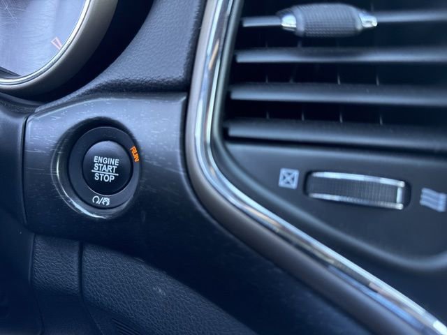 Used 2017 Jeep Grand Cherokee Laredo w/ Quick Order Package 23E image 30