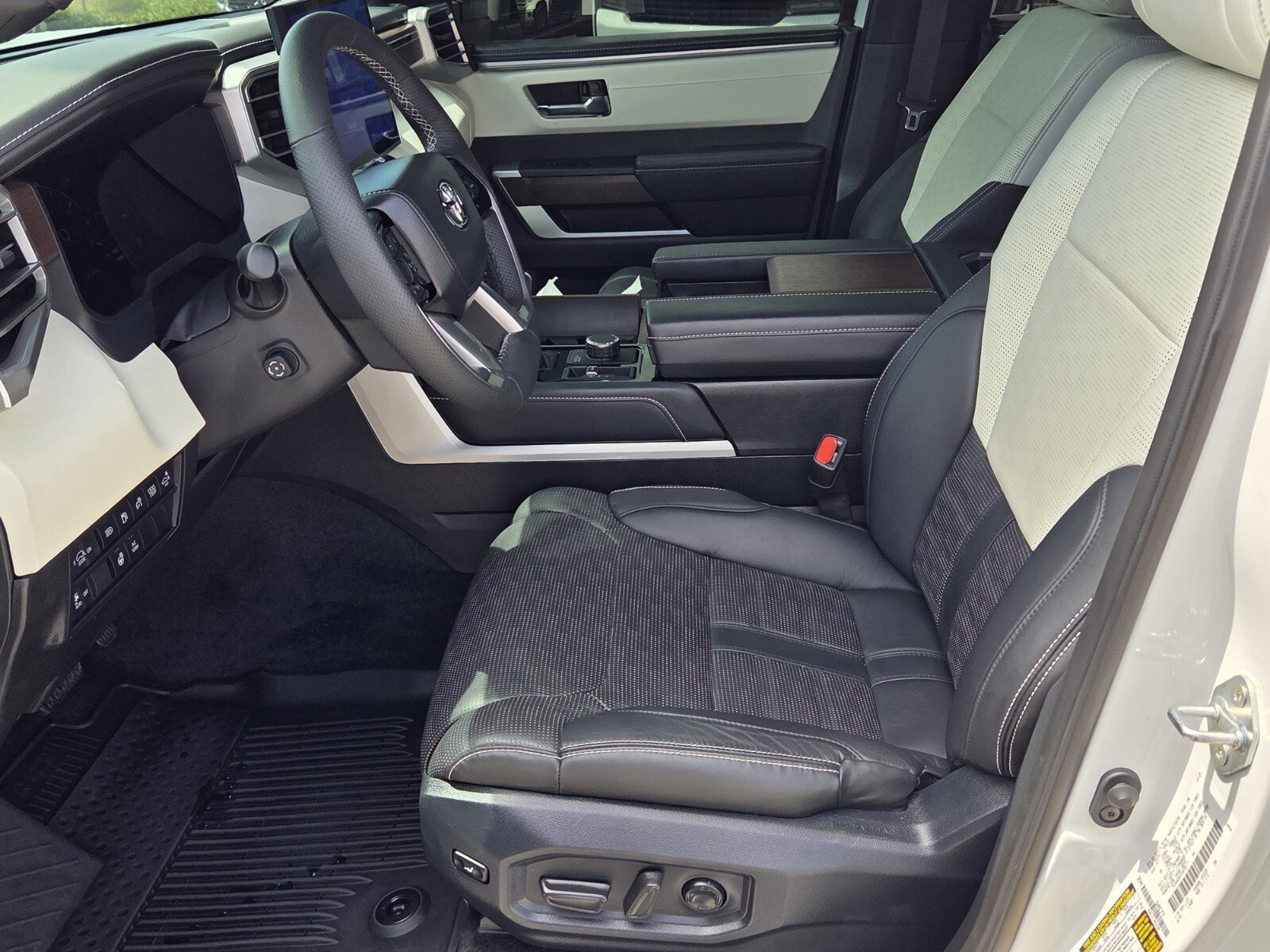 Certified 2025 Toyota Sequoia Capstone AWD/4WD image 4