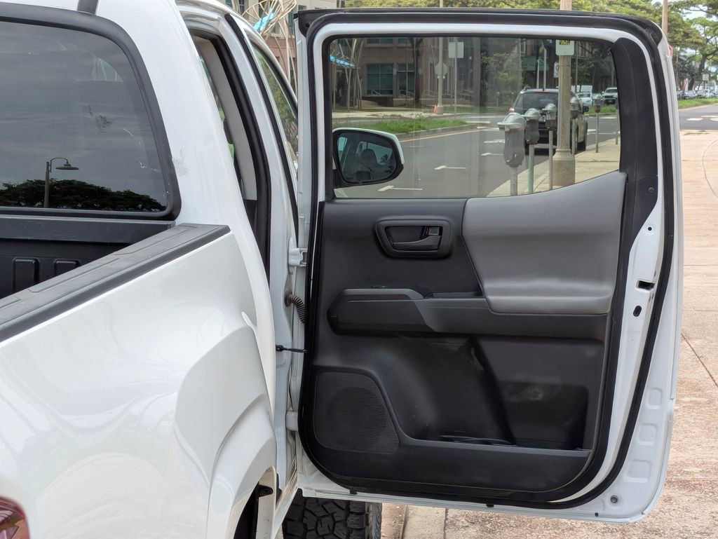 Used 2021 Toyota Tacoma SR AWD/4WD image 13