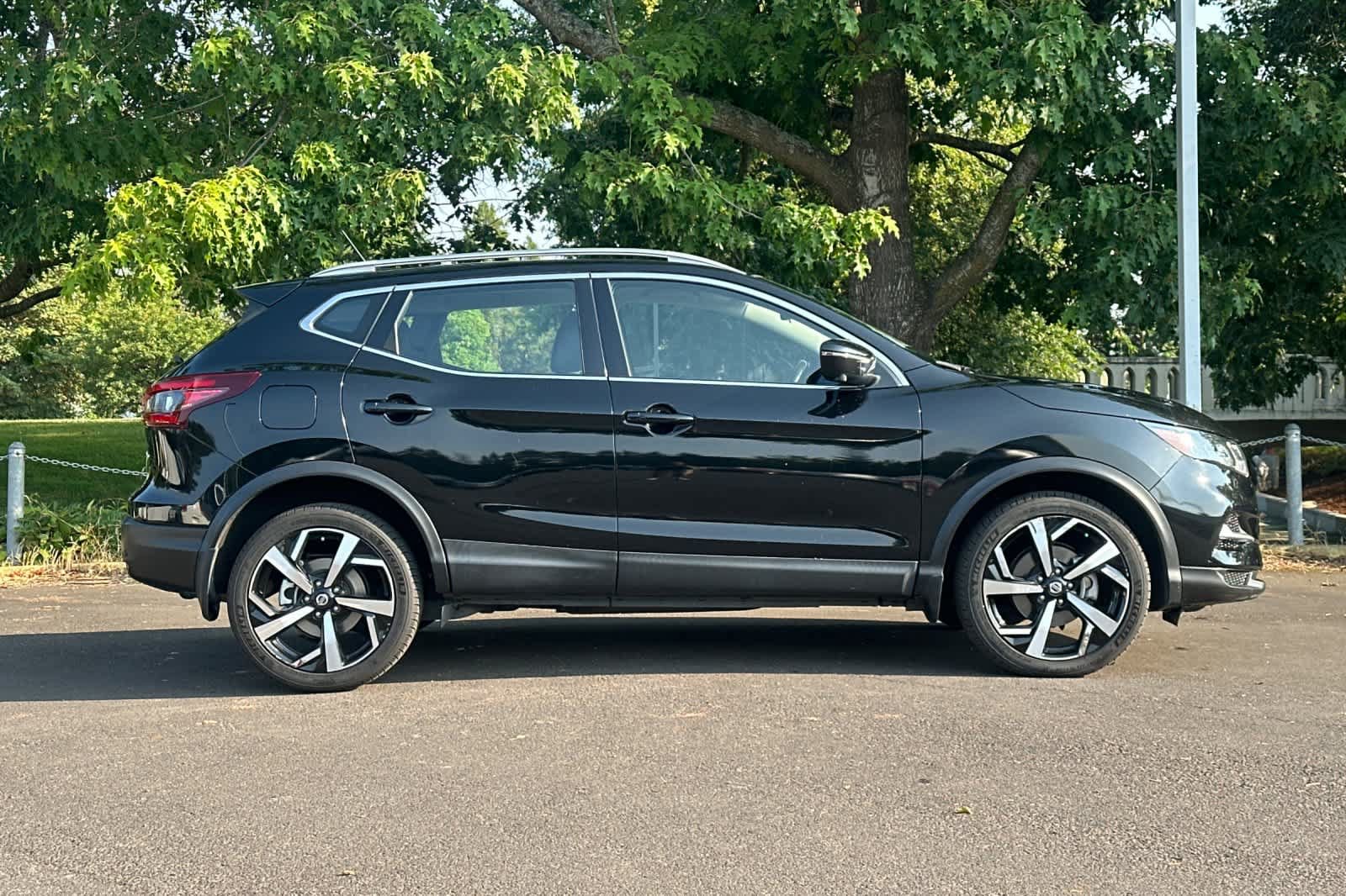 Used 2020 Nissan Rogue Sport SL AWD/4WD image 8