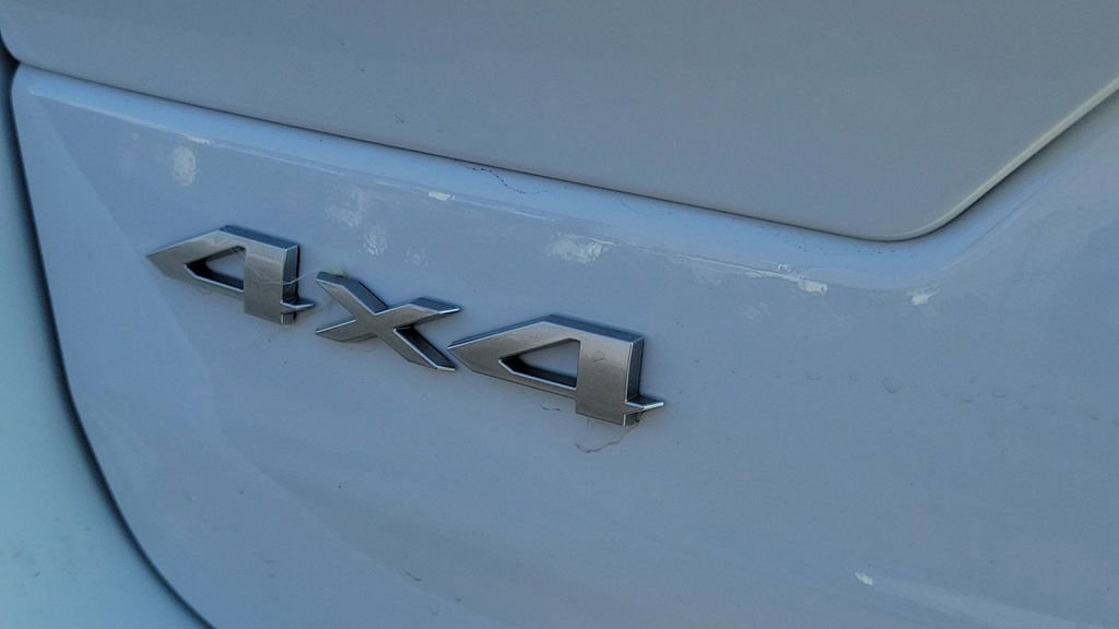 Used 2025 Jeep Grand Cherokee Laredo image 6