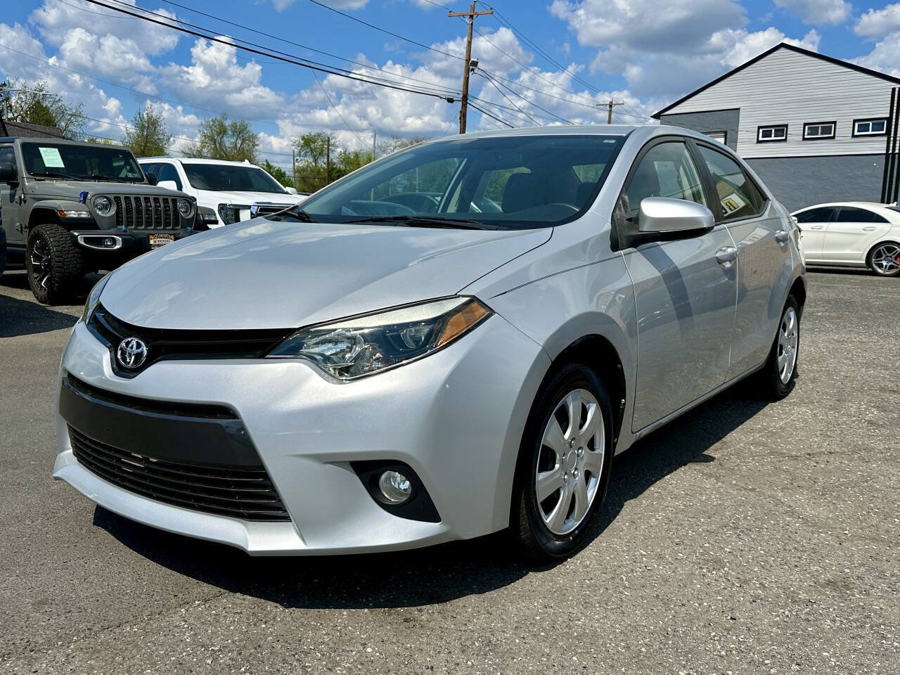 Used 2016 Toyota Corolla LE FWD image 8