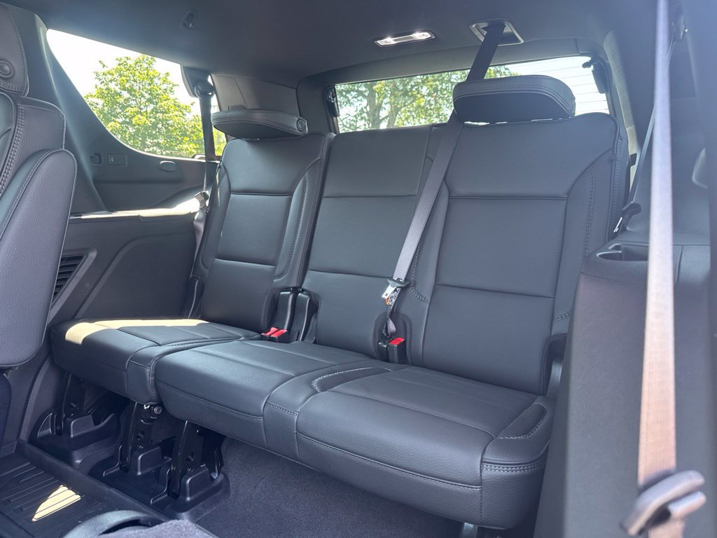Used 2025 GMC Yukon Denali w/ Advanced Technology Package AWD/4WD image 20