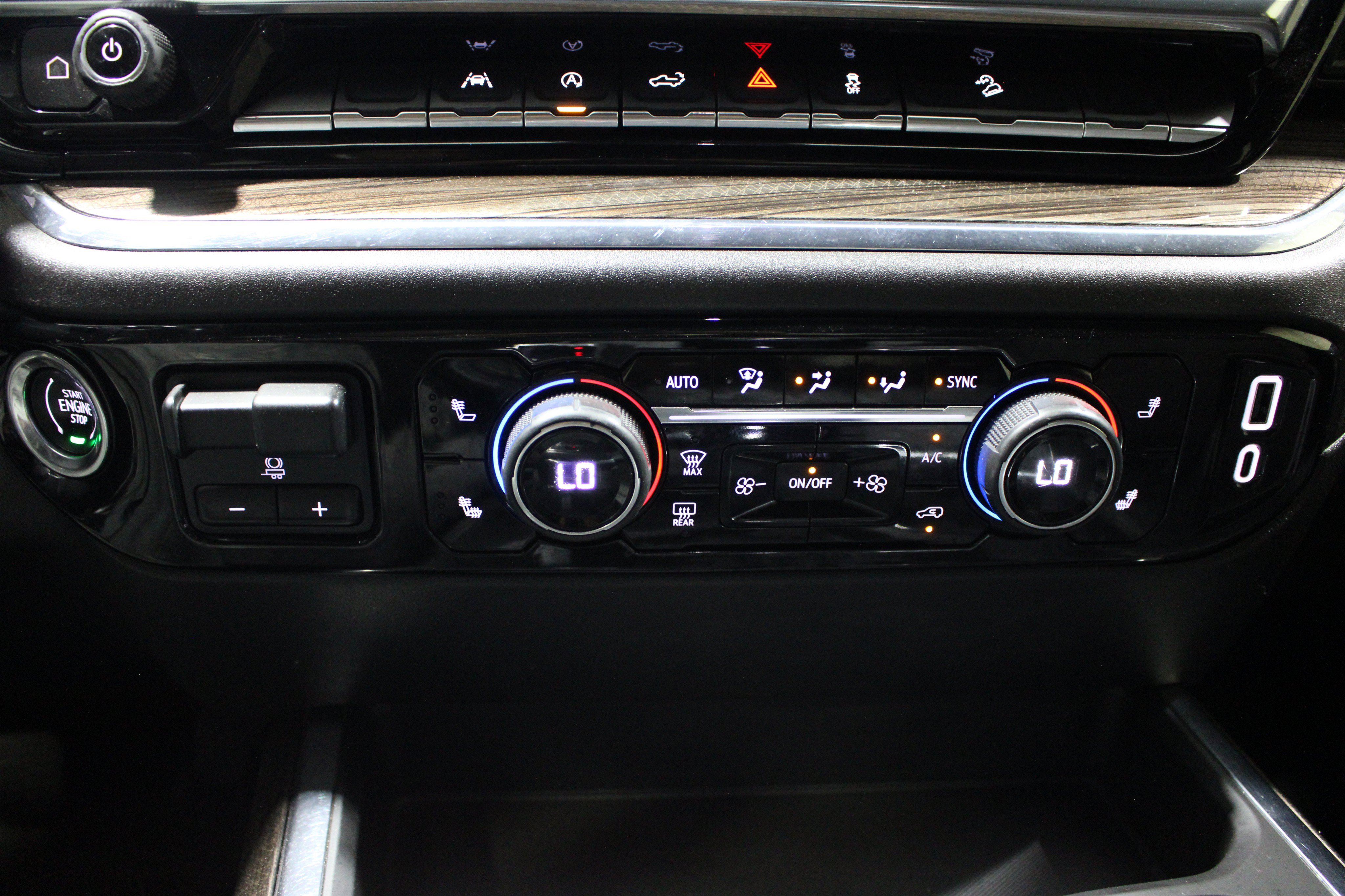 Used 2024 Chevrolet Silverado 1500 RST AWD/4WD image 18