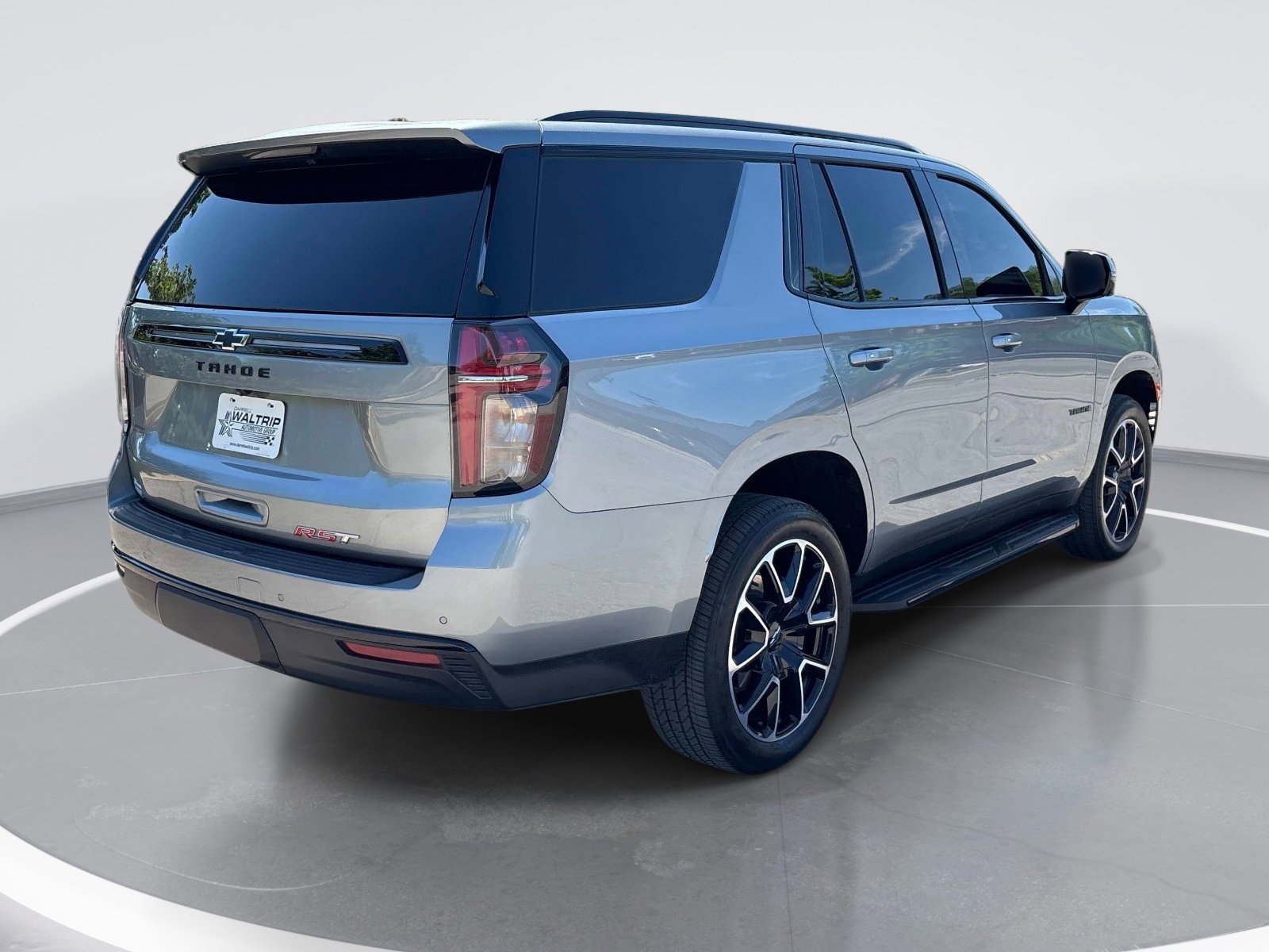 Used 2024 Chevrolet Tahoe RST w/ Luxury Package AWD/4WD image 8