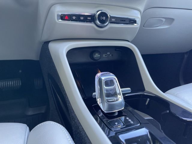 Certified 2023 Volvo XC40 B5 Plus w/ Protection Package Premier AWD/4WD image 22